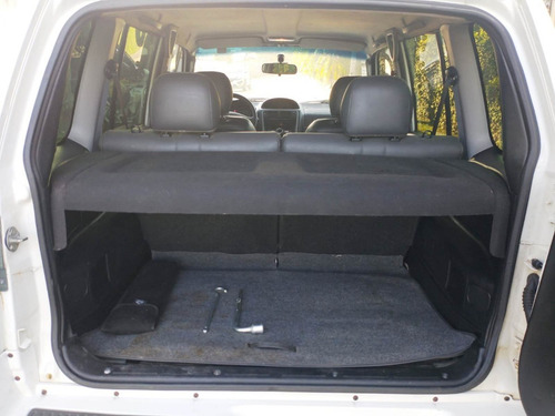 Imagem 4 de 14 de Pajero Tr4 2.0 4x2 16v 140cv Flex 5p Automático Impecável