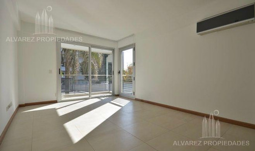 Imagen 2 de 5 de Departamento Dos Ambientes Venta Castelar Centro Permuta Leloir