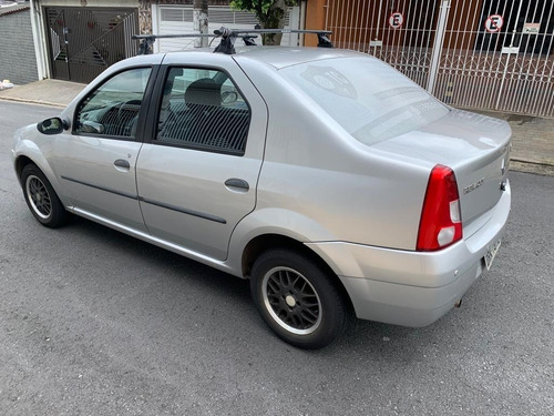 Imagem 4 de 8 de Renault Logan