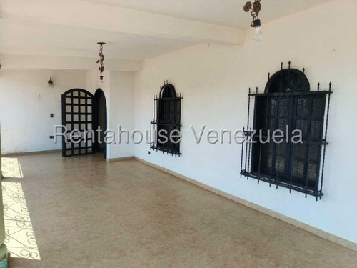 Casa En Venta Urb El Orticeño Palo Negro 25-8739 Hc