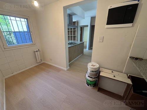 Impecable Casa En Venta A Estrenar , Reciclada A Nuevo, En Excelente Zona Acassuso.