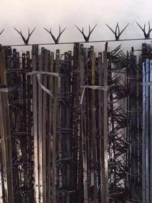 Imagen 4 de 10 de Pinches De Seguridad X 10 Metros Puntas Puas Medianera Rejas