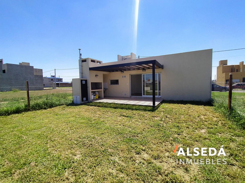 Casa 2 Dormitorios Venta Eco Pueblo Alvear