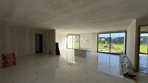 Parcela En Exclusivo Condominio De Casablanca