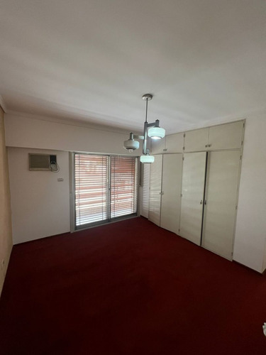Casa En Venta En Isidro Casanova