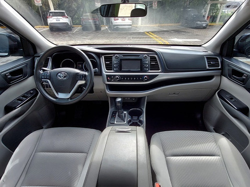 Imagen 10 de 14 de Toyota Highlander Le 2018