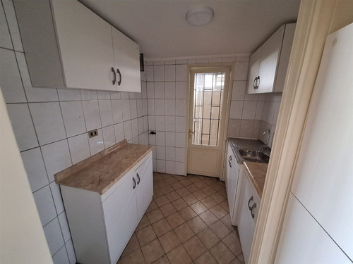 Casa En Venta De 8 Dorm. En Macul