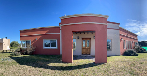 Casa En Venta, Club De Campo Las Hojas, Marcos Paz.