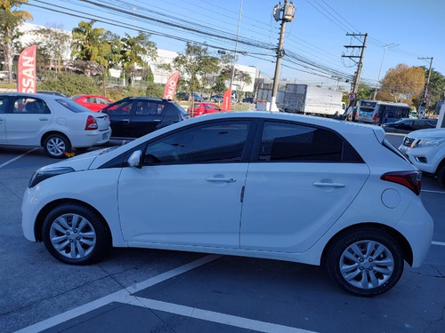 Imagem 3 de 10 de Hyundai Hb20 1.0 Comfort 12v Flex 4p Manual