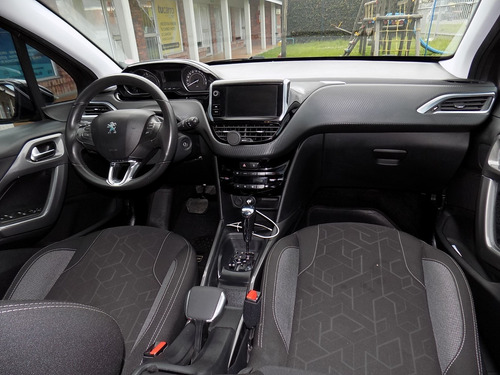 Peugeot 2008 1.6cc At Aa