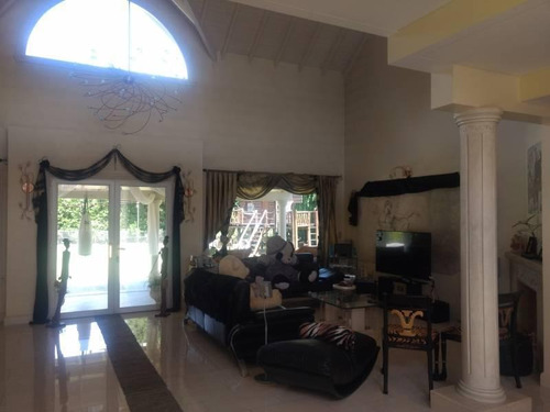 Imagen 17 de 30 de Magnífico Chalet En Venta En Country San Diego- Moreno