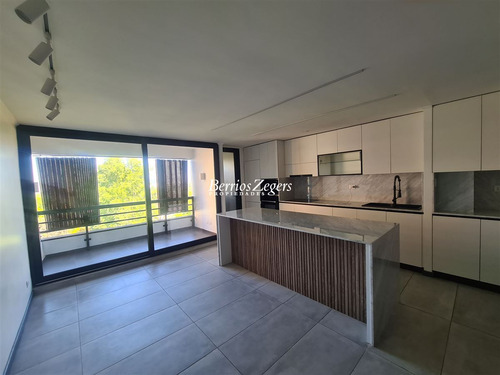 Departamento En Venta De 2 Dorm. 2 Baños , En Las Condes