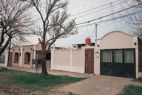 Imagen 6 de 30 de Casa Con Dpto, En Venta Dentro De Los 4 Bv.