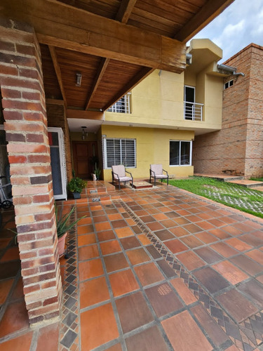Sky Group Élite Vende Bello Town House Ubicado En El Conjunto Residencial Hoyo 5 - Villas De San Diego Country Club - San Diego