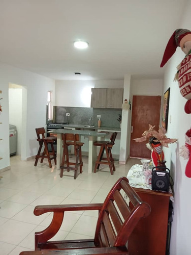 Apartamento En Res. Abadía Iii, San Diego. Pla-1883