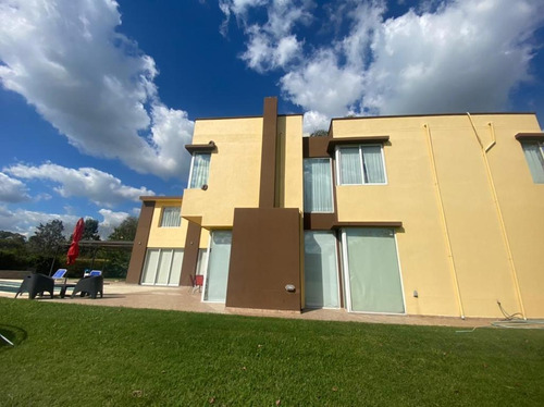 Casa En Venta En Club De Campo Las Cañuelas