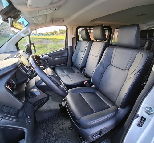 Imagen 11 de 19 de Toyota Hiace Vx Premium 2.8tdi Wagon 6at 10 Asientos