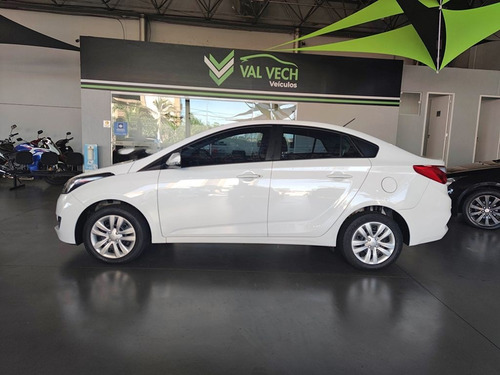 Imagem 12 de 15 de Hyundai Hb20s 1.6 Comfort Plus 16v 2016