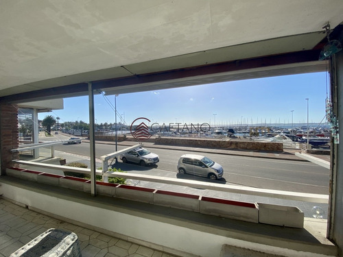 Apartamento En Frente Al Puerto- Ref: 2935