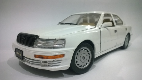 Miniatura Carrinho Lexus Ls400 - Road Legends - 1:18 (1989)