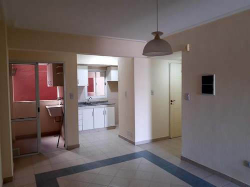 Imagen 18 de 24 de Un Dormitorio Con Doble Balcón