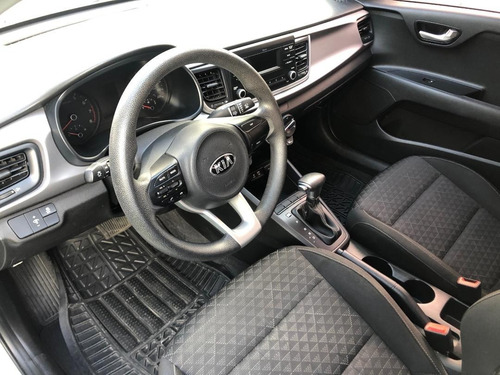 Imagen 11 de 15 de Kia Rio 2018, Sedan Lx Automatico, 37,000 Kms., Color Blanco