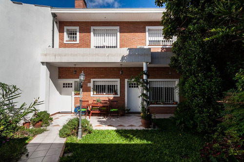 Hermoso Chalet De 5 Amb. En El Centro De Lanusita