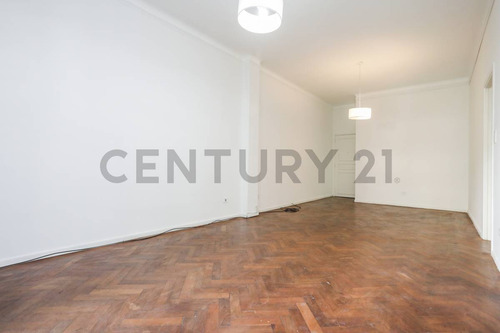 Venta Departamento 3 Ambientes En Destacada Zona De Palermo A 1 Cuadra Del Shopping Alto Palermo.