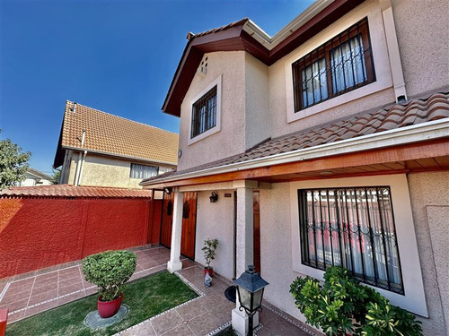 Casa En Venta De 3 Dorm. En Cerrillos