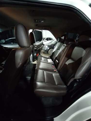 Imagen 17 de 20 de Toyota Sw4 4x4 Srx 2.8 Tdi 6 M/t 7 A