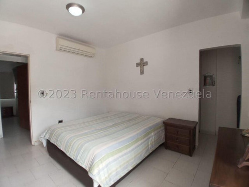 Juan Carlos González. Renta House Carabobo Vende Hermoso Townhouse Urb. Manantial Naguanagua Mls #23-30388 Rah/jcg.
