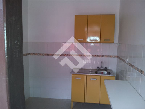 Casa En Venta De 4 Dorm. En Ñuñoa