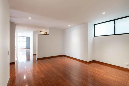 Apartamento En Venta En Chicó Navarra. Cod V7943