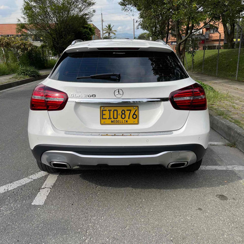 Imagen 6 de 11 de Mercedes-benz Clase Gla 2018 1.6 Urban