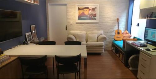 Casa Térrea Espaçosa Com Lindo Sótão - Rua Tranquila E Localização Excelente