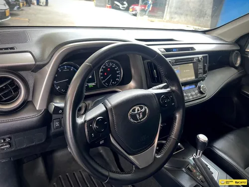 Toyota RAV4 2.5 Xroad
