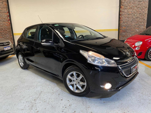 Imagen 2 de 13 de Peugeot 208 1.5 Allure 2013