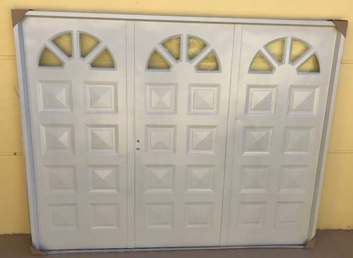 Imagen 6 de 9 de Porton Chapa Simple Modelo Sol De Abrir 240x200 Con Vidrio