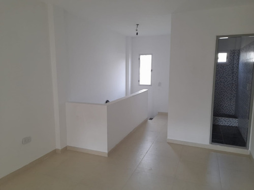 Alquilo Depto 2 Ambientes Tipo Duplex Laferrere Centro