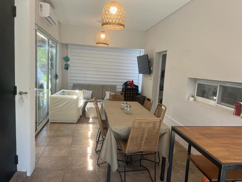 Casa 5 Ambientes En Alquiler. El Centauro