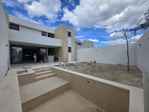 Casa En Venta Ubicada En Moravia Temozón Norte, Entrega Inmediata