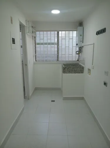 Apartamento En La Inferior Con Los Parra (poblado)