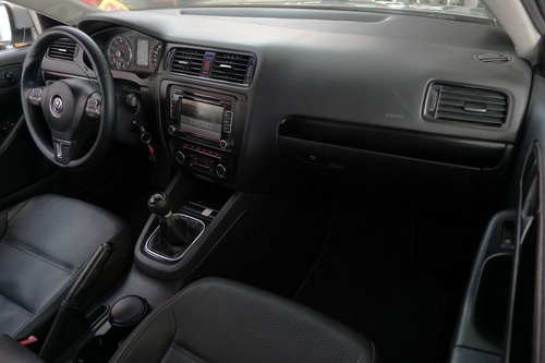 Imagen 14 de 16 de Volkswagen Vento 2.5 2011