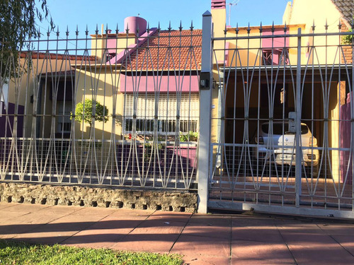 Chalet 4 Ambientes En Venta En Castelar Norte