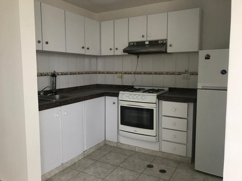 Imagen 4 de 11 de Apto De 85 M2 , 3 Habitaciones , 2 Baños , Cocina Empotrada , Sala-comedor , Aireacondicionado , 1 P/e