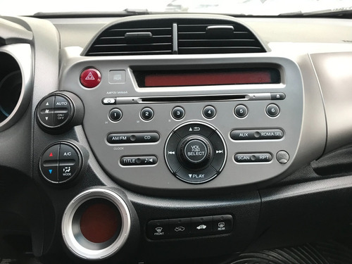 Imagen 16 de 18 de Honda Fit Ex Manual Año 2014 - Liv Motors