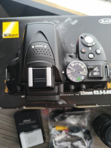Nikon D5200 / 35mm 1.8g / 18-55mm 3.5-5.6g