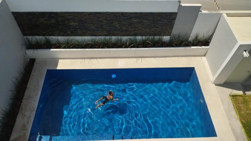 Casa En Venta En El Barrial En Santiago Nuevo Leon