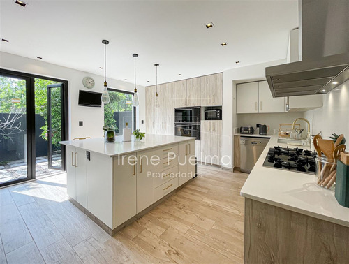 Vende Casa Impecable En Golf De Manquehue En Lo Barnechea