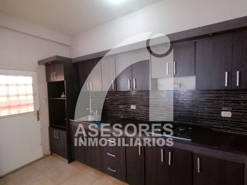 Imagen 5 de 10 de Casa En Venta En Judibana. Sector Los Bloques. Edo. Falcón